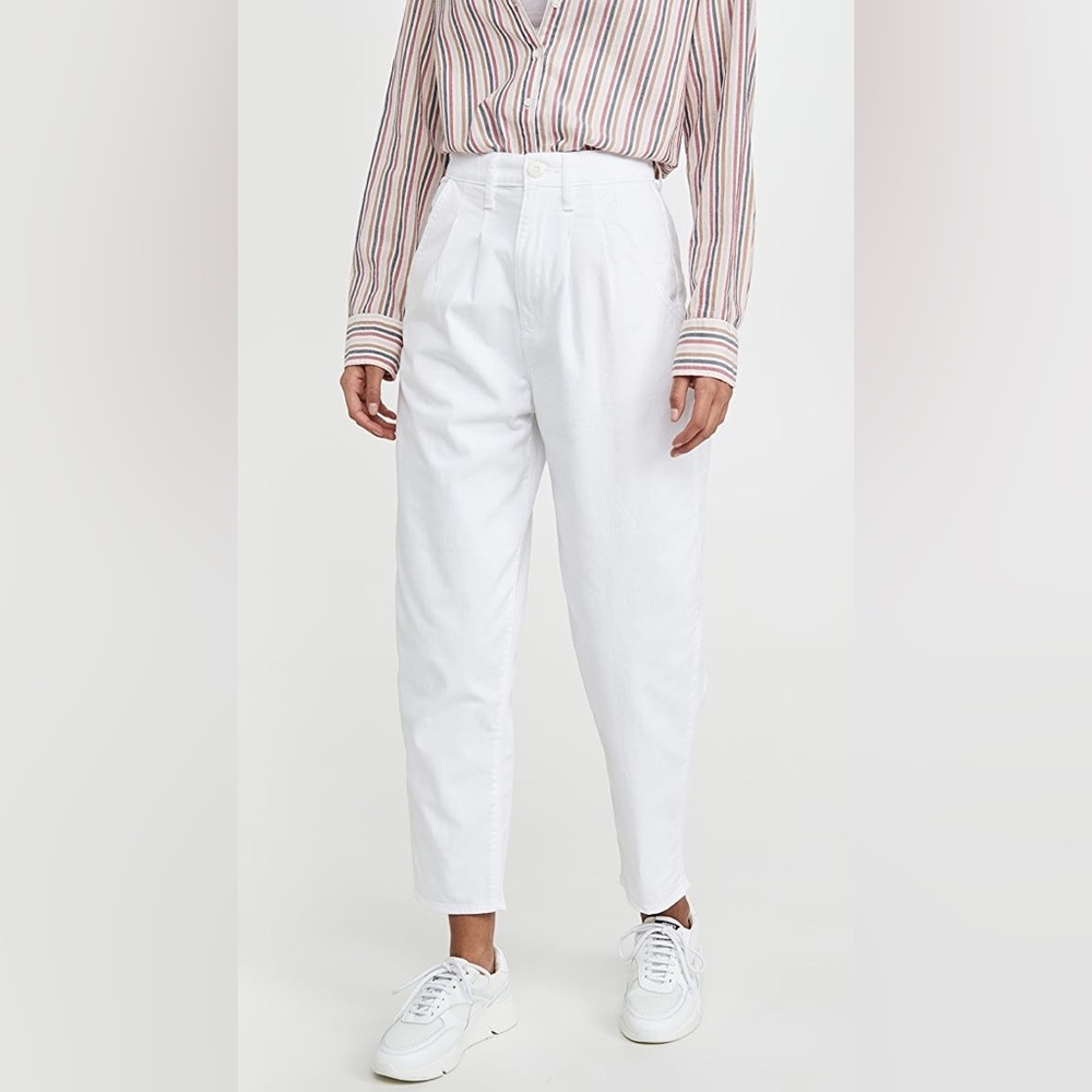 Levi pleated balloon leg pant in white — size 24